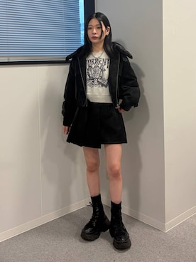 「PAGEBOY（ページボーイ）のレースカレッジスウェット/トレーナー【SHORT/LONG2サイズ展開】（スウェット、グレー系）」を使った、Ruuさん（レディース・158cm）の秋コーディネート