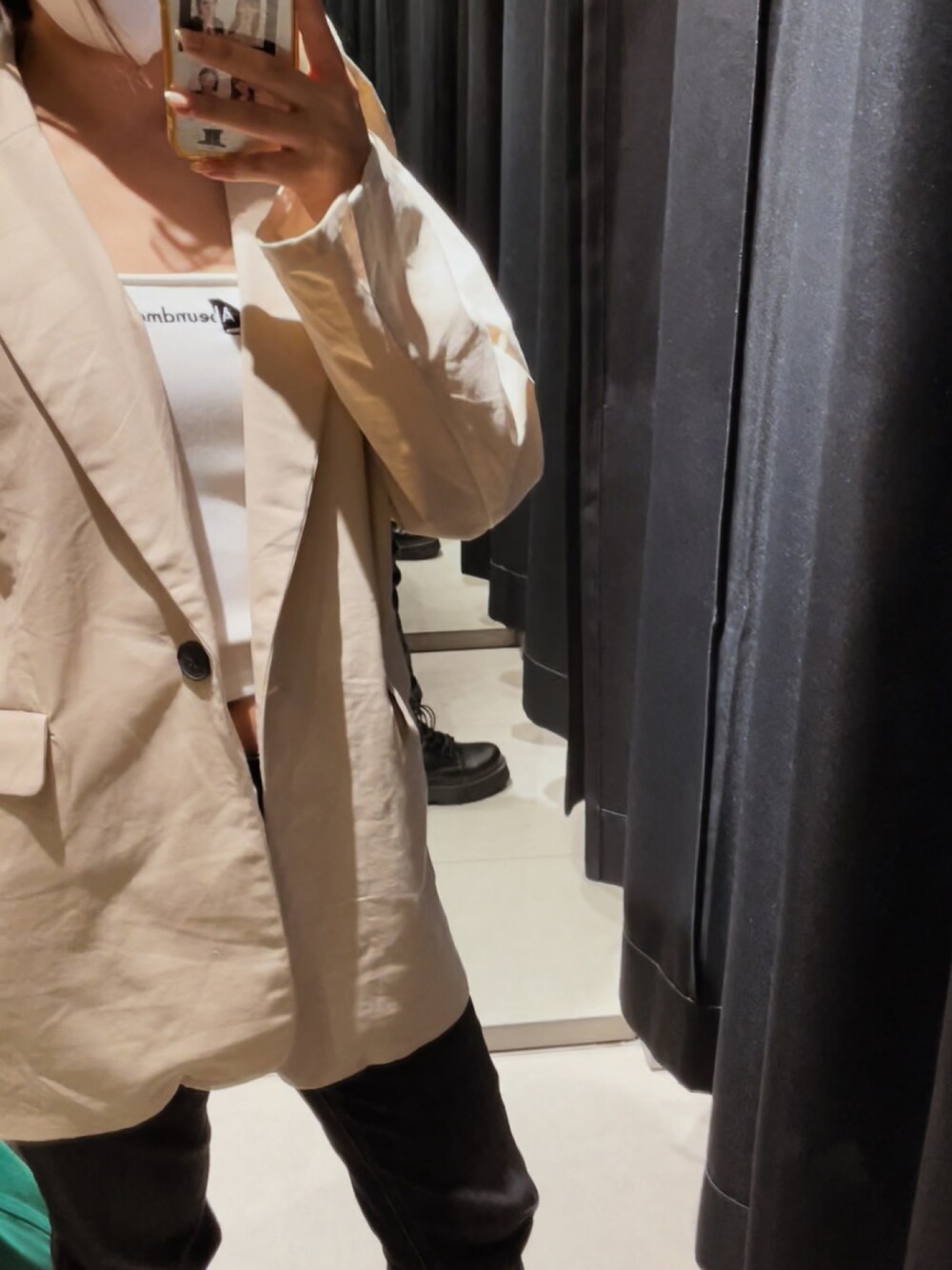 「初秋コーデ、オトナカジュアル、Abeundmor、GRL、UNIQLO、秋コーデ、休日スタイル」｜「abeundmoreのアイテム（トップス、ホワイト系）」を使った、mizukiさん（レディース・157cm）の秋コーディネートの1枚目の写真