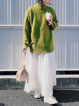 ニット/セーターを使った「ライムグリーン」の人気ファッション