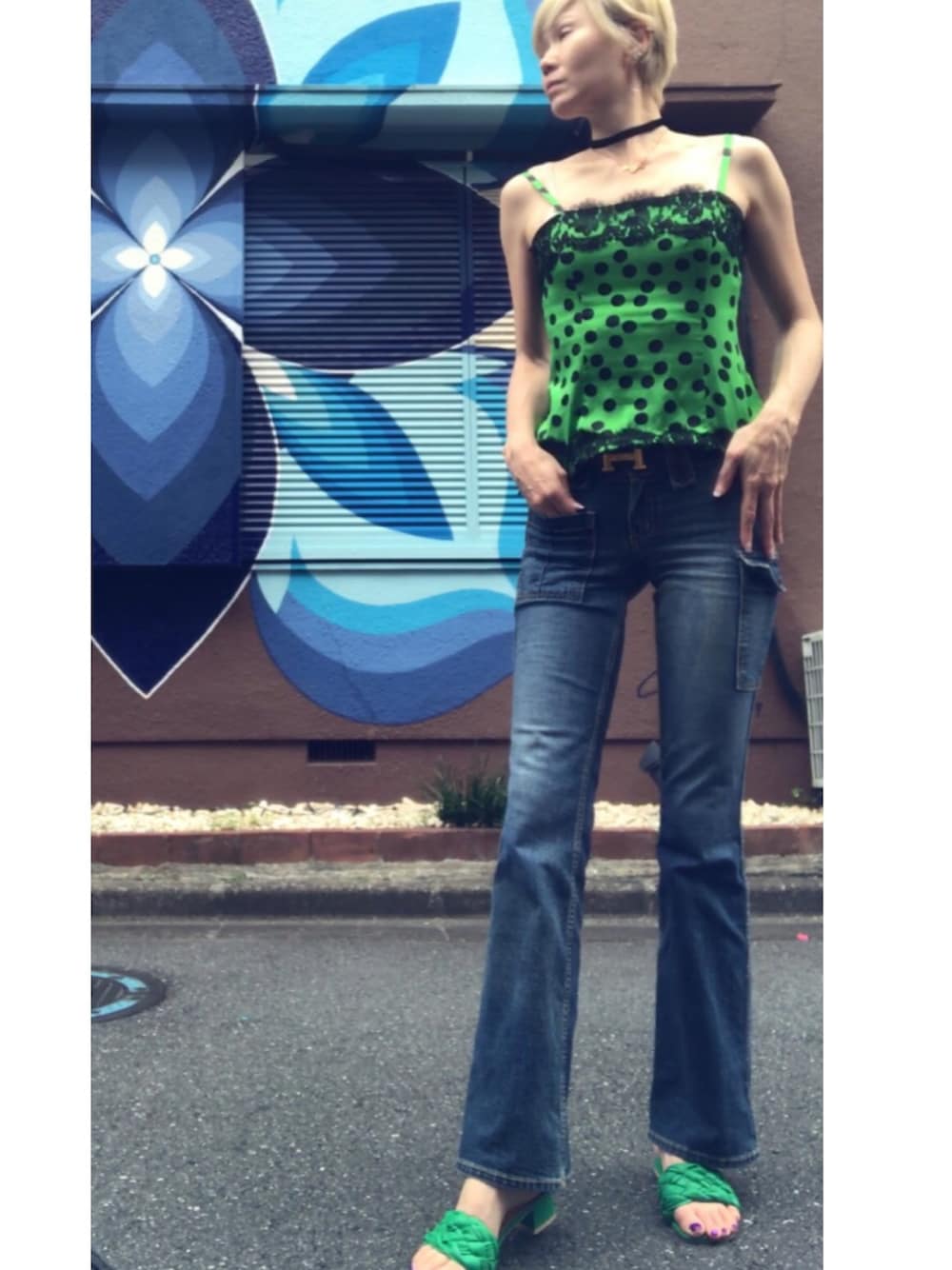 「オトナカジュアル、エレガントカジュアル」｜「blue cultのアイテム（デニムパンツ、ブルー系）」を使った、naoさん（レディース・170cm）の夏コーディネートの1枚目の写真