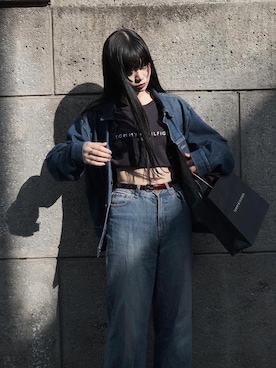 「アイテム（デニムジャケット）」を使った、小森リオさん（レディース・164cm）の秋コーディネート