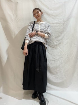「ITEMS URBANRESEARCH（アイテムズ アーバンリサーチ）のボリュームタックスカート（スカート、ブラック系）」を使った、aoiさん（レディース・162cm）の春コーディネート