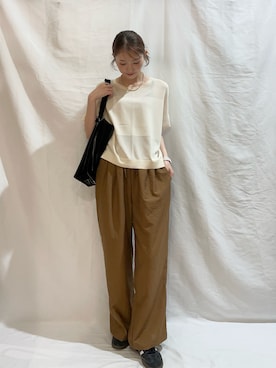 「SMELLY（スメリー）のシャイニーワンハンドルバッグ（トートバッグ、ブラック系）」を使った、aoiさん（レディース・162cm）の夏コーディネート