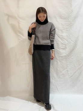 「RODE SKO（ロデスコ）のタッセル付フラッフィトートバッグ（トートバッグ）」を使った、aoiさん（レディース・162cm）の秋コーディネート