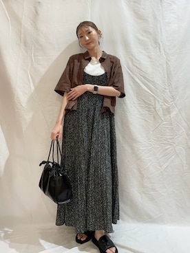 「ITEMS URBANRESEARCH（アイテムズ アーバンリサーチ）のプリーツプリントキャミワンピース（ワンピース、ブルー系）」を使った、aoiさん（レディース・162cm）の夏コーディネート