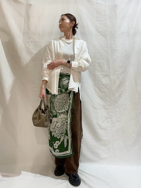 「ITEMS URBANRESEARCH（アイテムズ アーバンリサーチ）のレギュラーカラー刺シュウシャツ（シャツ/ブラウス、ホワイト系）」を使った、aoiさん（レディース・162cm）の春コーディネート