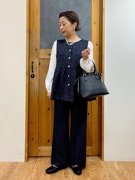 「SHOO・LA・RUE（シューラルー）の時短できちんと見えが叶う フェイクレイヤードブラウス（シャツ/ブラウス、ブルー系）」を使った、yumiさん（レディース・154cm）の冬コーディネート