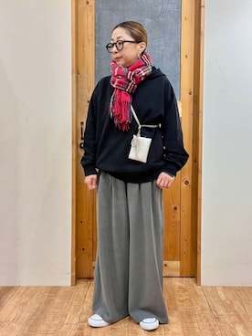 「Cutie Blonde（キューティーブロンド）のケミカル加工フーディ―（パーカー、グレー系）」を使った、yumiさん（レディース・154cm）の秋コーディネート