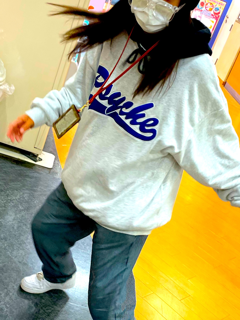 「古着好きな人と繋がりたい、ストリート系」｜「COACHのアイテム（カードケース、ブラウン系）」を使った、鳶さん（メンズ・170cm）の冬コーディネートの1枚目の写真
