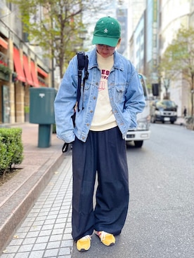 「アイテム（スニーカー、イエロー系）」を使った、nacoさん（レディース・162cm）の秋コーディネート