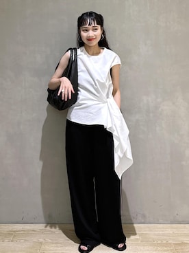 「ADAM ET ROPE'（アダムエロペ）のカバーヒールサンダル（サンダル、ブラック系）」を使った、AKARIさん（レディース・157cm）の夏コーディネート