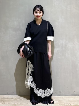 「ADAM ET ROPE'（アダムエロペ）のカバーヒールサンダル（サンダル、ブラック系）」を使った、AKARIさん（レディース・157cm）の夏コーディネート