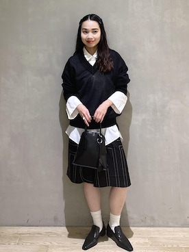 「アイテム（ニット/セーター）」を使った、AKARIさん（レディース・157cm・30代）の秋コーディネート