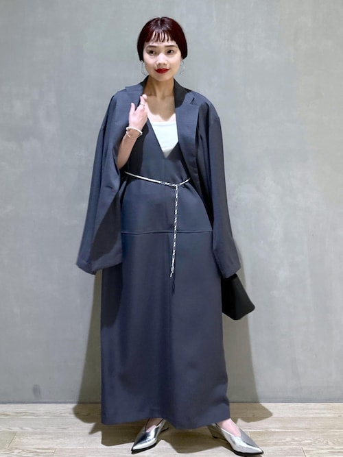 一部公式サイト限定カラー・WEB限定】Vネックコクーンワンピースを使っ