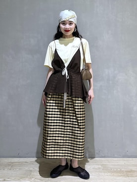 「ADAM ET ROPE'（アダムエロペ）のフレアキャミソール（キャミソール、ブラウン系）」を使った、AKARIさん（レディース・157cm）の夏コーディネート