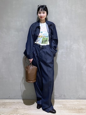 「ADAM ET ROPE'（アダムエロペ）の【PFT】Drawstring Bag（ショルダーバッグ、ブラウン系）」を使った、AKARIさん（レディース・157cm）の夏コーディネート