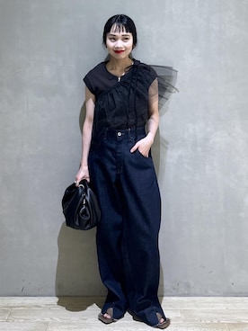 「ADAM ET ROPE'（アダムエロペ）のルーズフィットアジャストデニム（デニムパンツ、ブルー系）」を使った、AKARIさん（レディース・157cm）の夏コーディネート
