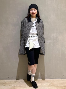 「アイテム（キーホルダー）」を使った、AKARIさん（レディース・157cm）の秋コーディネート