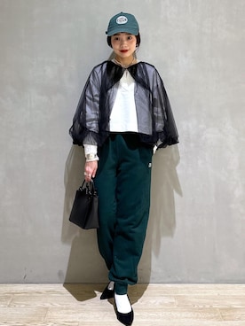 「FEMME」｜「アイテム（帽子）」を使った、AKARIさん（レディース・157cm）の秋コーディネート