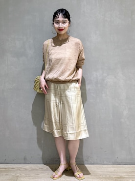 「ADAM ET ROPE'（アダムエロペ）のヒールストラップサンダル（サンダル、イエロー系）」を使った、AKARIさん（レディース・157cm）の夏コーディネート