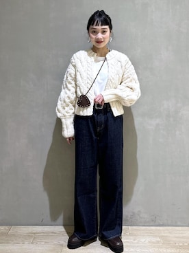 「アイテム（コインケース）」を使った、AKARIさん（レディース・157cm）の秋コーディネート