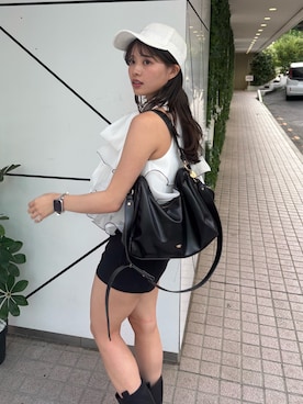 「Chico（チコ）のポーチチャーム付きスエードコンビボストンバッグ（ボストンバッグ、ブラック系）」を使った、hichanさん（レディース・156cm）の春コーディネート
