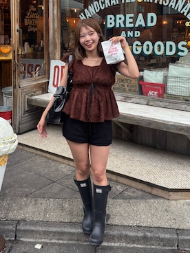 「Chico（チコ）のフリンジ配色フリルブラウス（シャツ/ブラウス、ブラウン系）」を使った、hichanさん（レディース・156cm）の夏コーディネート