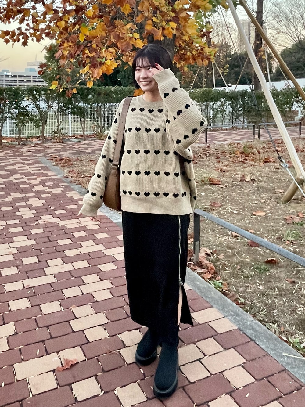 「新星WEARISTAにエントリー、シンプルスタイル、今日のコーデ、おでかけコーデ、冬服、オトナ女子、カジュアルコーデ、オトナカワイイ、UNIQLO、低身長コーデ、キレイめカジュアル、いいね、save、フォローお願いします🤑、着回しコーデ、リラックススタイル」｜「FREAK'S STOREのラインハート柄 ニット（ニット/セーター、ベージュ系）」を使った、hichanさん（レディース・156cm）の冬コーディネートの1枚目の写真