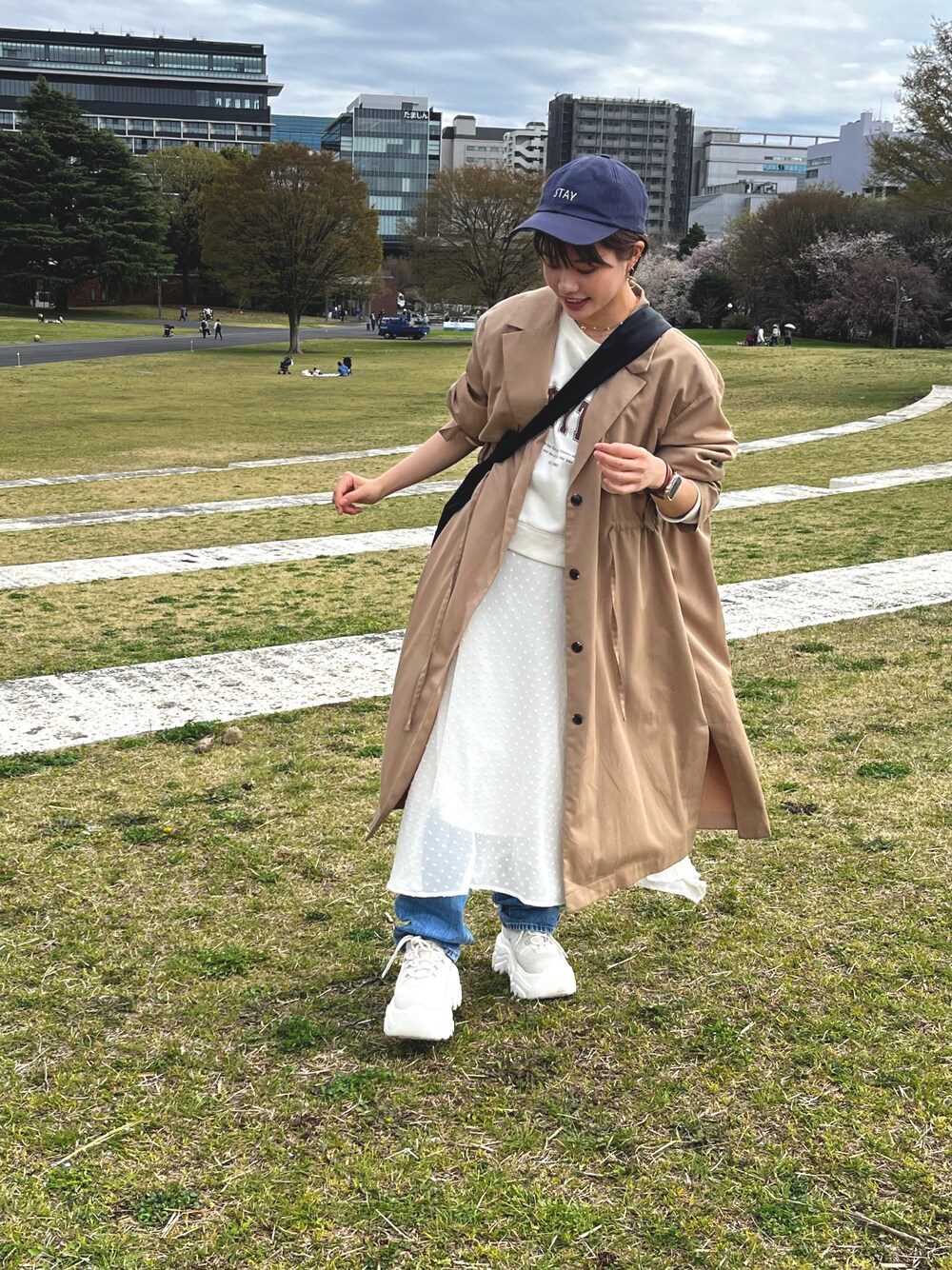 「パステル映える春、休日スタイル、おでかけコーデ、低身長コーデ、春服みてみて、カジュアルコーデ、お花見、カジュアル、スニーカー、イエベ秋」｜「Latticeのカラーロゴキャップ（キャップ、ブルー系）」を使った、hichanさん（レディース・155cm）の春コーディネートの1枚目の写真