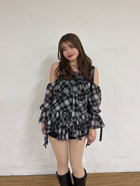 「Chico（チコ）のドロップデザインオフショルチュニック（シャツ/ブラウス、ブラック系）」を使った、hichanさん（レディース・156cm）の春コーディネート