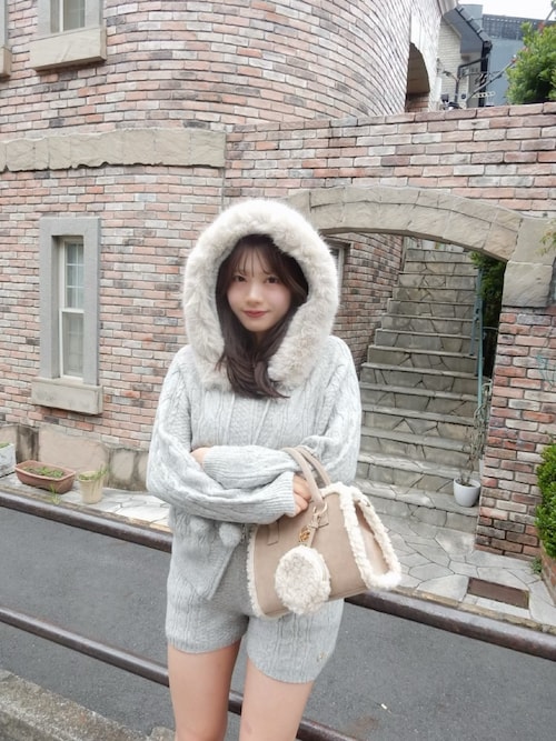 ロゴチャーム付きスエードムートンバッグ（ボストンバッグ）｜Chico