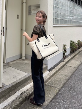 「Chico（チコ）のロゴ刺繍トラベルトートバッグ（トートバッグ、ホワイト系）」を使った、hichanさん（レディース・156cm）の夏コーディネート