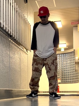 「アイテム（スニーカー）」を使った、たくみみみさん（メンズ・180cm・40代）の秋コーディネート