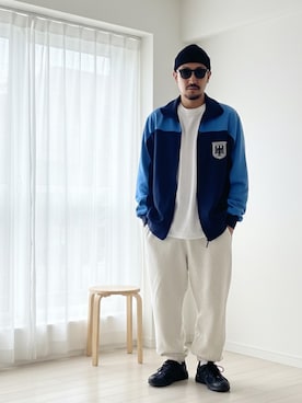 「アイテム（スウェットパンツ、グレー系）」を使った、たくみみみさん（メンズ・180cm）の秋コーディネート