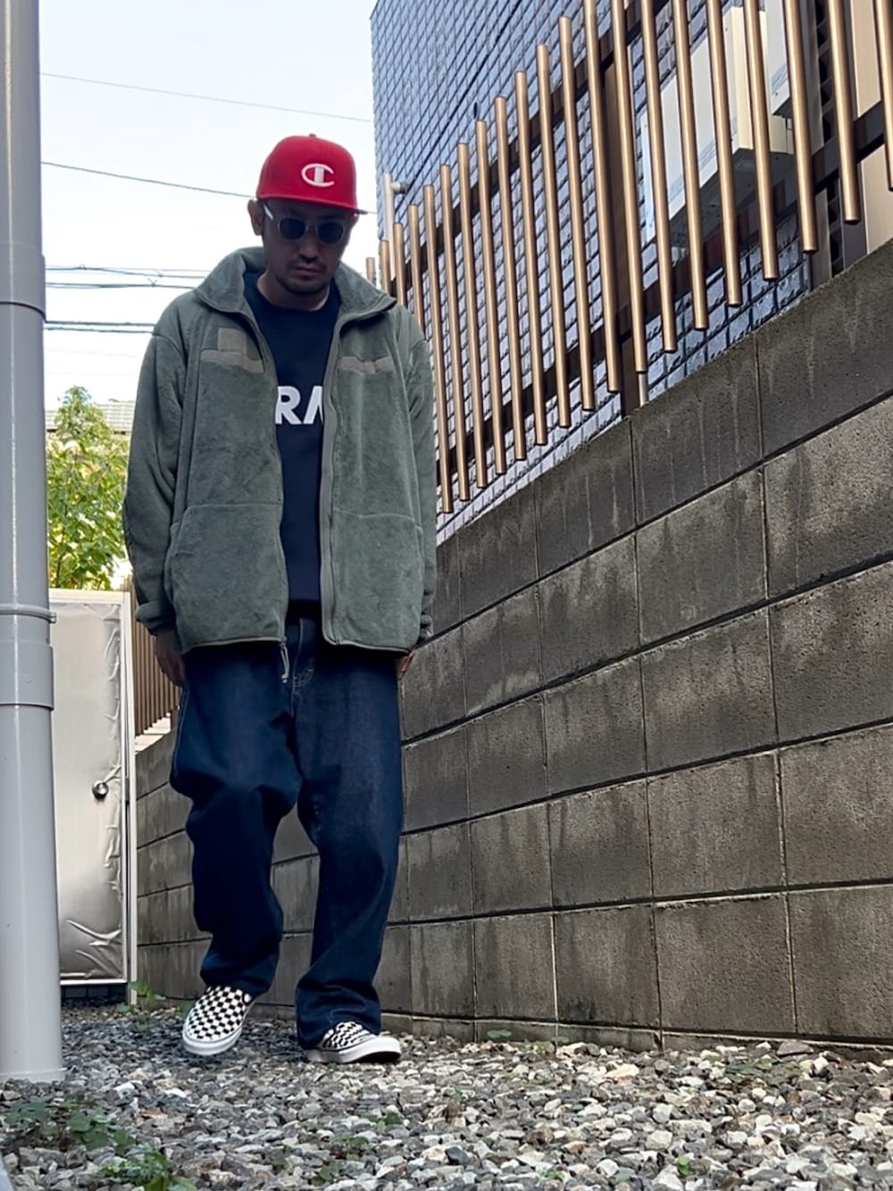 「アメカジ、ストリート、古着MIX、Dickies、VANS、ECWCS、ミリタリー、チェッカーフラッグ」｜「GILDANのアイテム（スウェット、ブルー系）」を使った、たくみみみさん（メンズ・180cm）の秋コーディネートの1枚目の写真