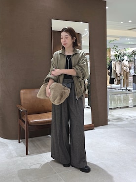 「GALLARDAGALANTE（ガリャルダガランテ）の【MANAKAコラボ】【2.718】エコファークラッチBAG（トートバッグ、ベージュ系）」を使った、gg_makiko_tgさん（レディース・161cm）の秋コーディネート