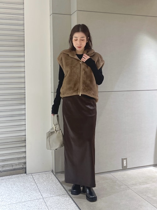 ガリャルダガランテ　プルオーバー　新品タグ付き ガリャルダガランテ ネイビー〟は遊びが効いたオンライン限定ライン