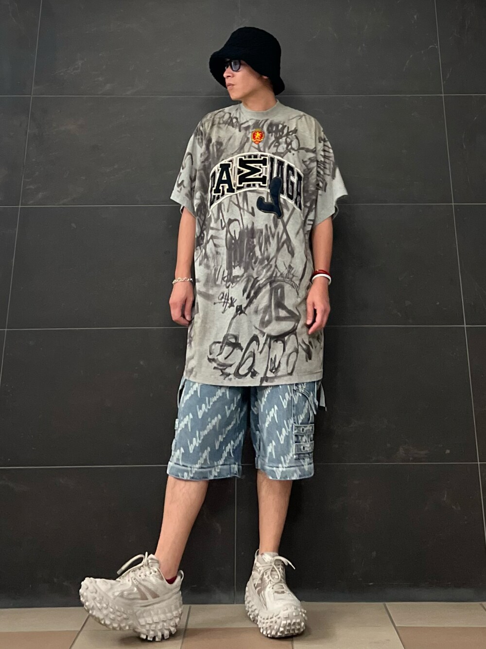 harutoexplorer｜BALENCIAGAのTシャツ/カットソーを使った