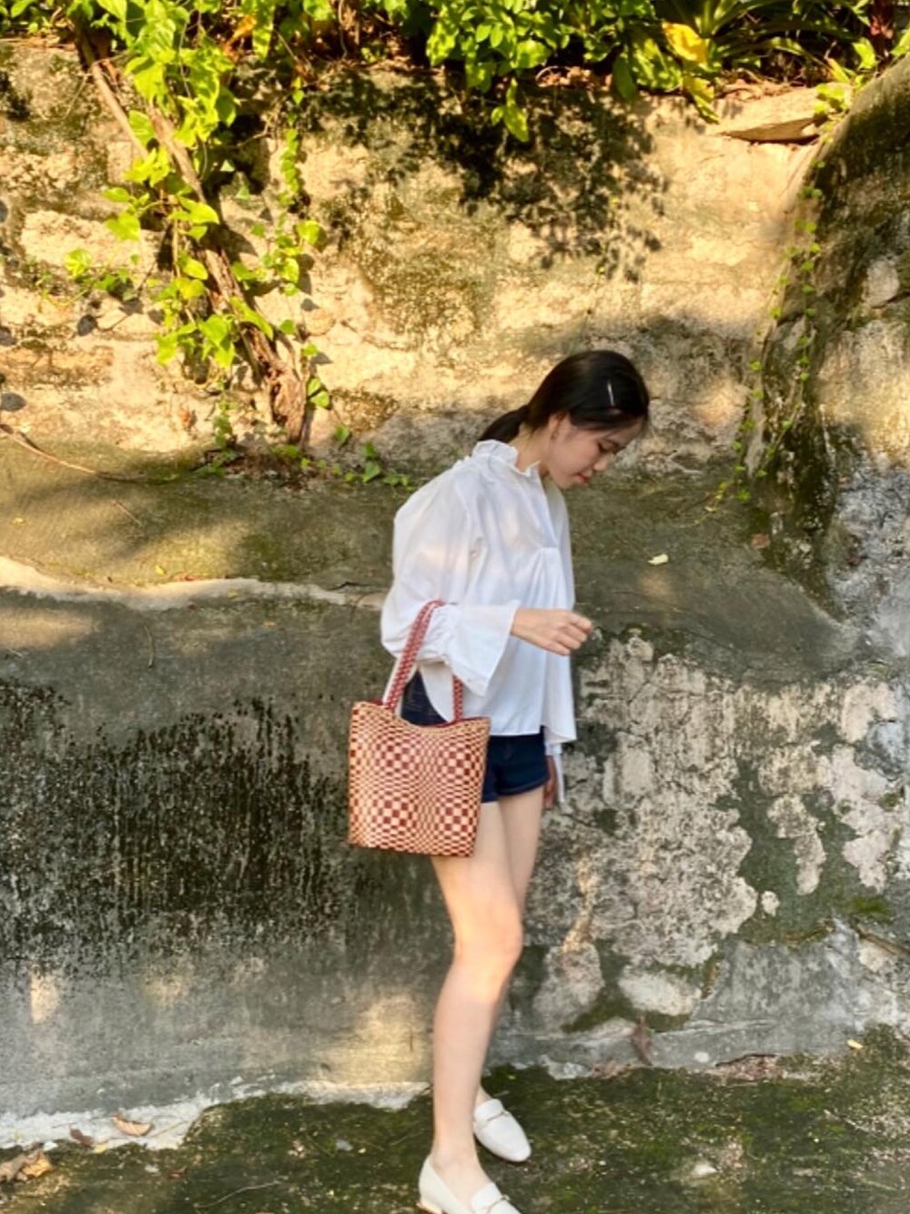 「VINTAGEのアイテム（ハンドバッグ、ブラウン系）」を使った、Wendy🦦さん（レディース・163cm）の夏コーディネートの1枚目の写真
