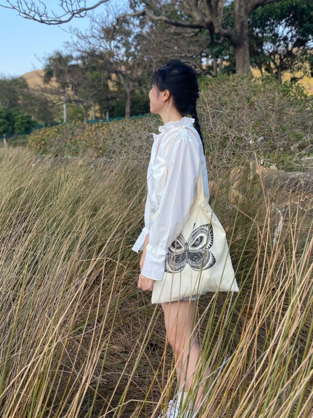 「H&Mのアイテム（トートバッグ、ホワイト系）」を使った、Wendy🦦さん（レディース・163cm）の夏コーディネートの1枚目の写真