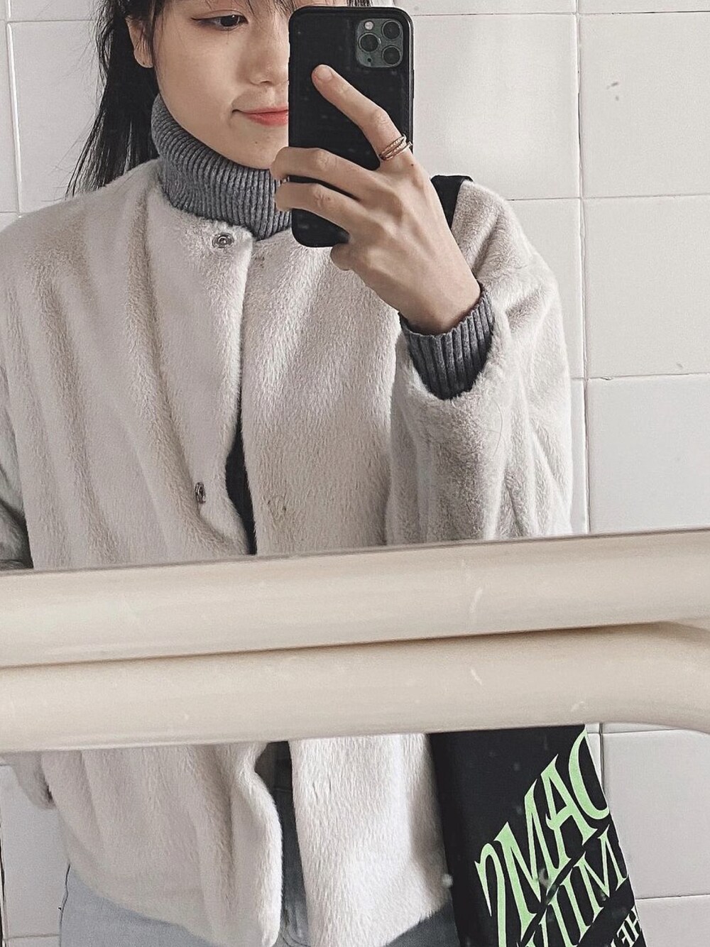 「UNIQLOのアイテム（ムートンコート、ホワイト系）」を使った、Wendy🦦さん（レディース・163cm）の夏コーディネートの1枚目の写真