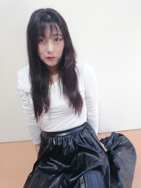 「GU（ジーユー）のアイテム（スカート、ブラック系）」を使った、えびさん（レディース・175cm）の秋コーディネート