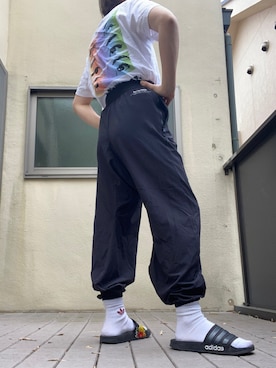 「adidas Originals（アディダスオリジナルス）のアイテム（サンダル）」を使った、YUKO.さん（レディース・153cm）の春コーディネート