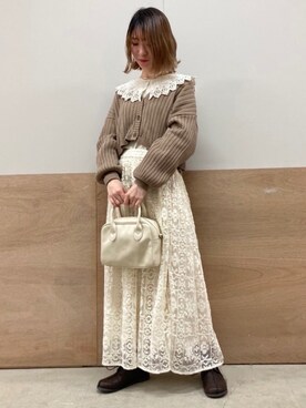 「襟付きトップス」｜「アイテム（その他シューズ）」を使った、ミミさん（レディース・160cm）の冬コーディネート