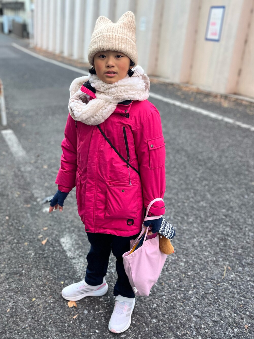 「NIKE、暖パン、ノースフェイス、NOTH FACE、ニット帽、猫耳ニット帽、スヌード、小学生、テニス」｜「H&Mのアイテム（ニットキャップ/ビーニー、ベージュ系）」を使った、springbluespringさん（キッズ・136cm）の冬コーディネートの1枚目の写真