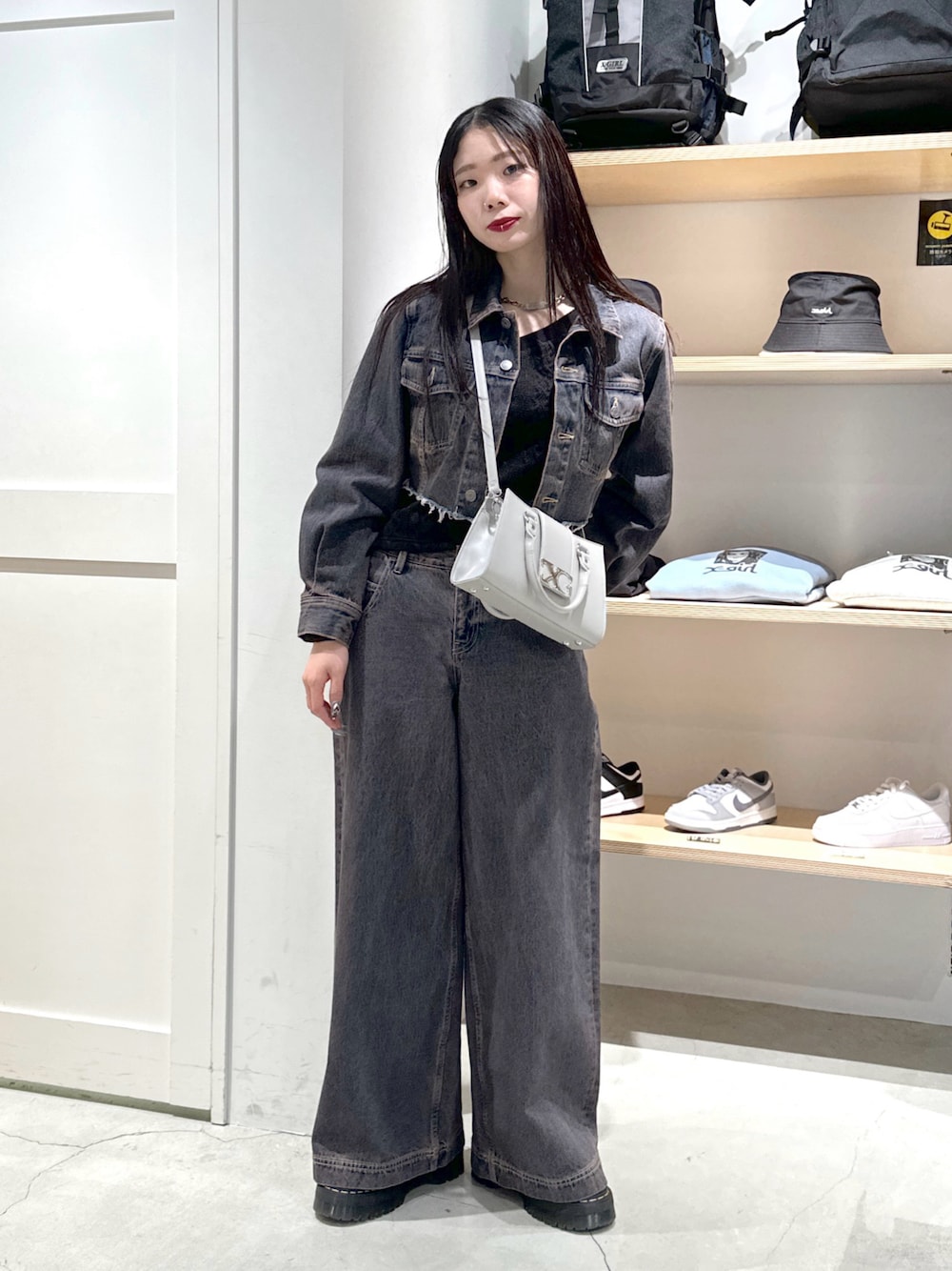 完売必須 大人気 X-girl DENIM BLOUSON コーデに合わせやすい X-girlのデニムジャケットを使った人気ファッション
