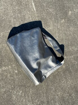 「アイテム（トートバッグ、シルバー系）」を使った、itahanaさん（レディース・165cm）の冬コーディネート