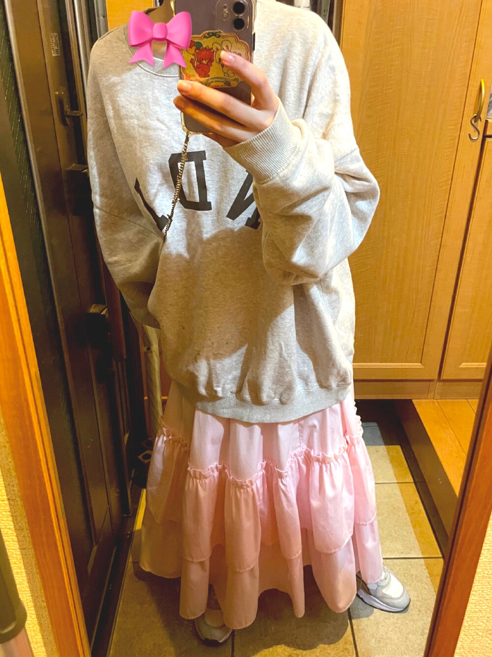 「今日のコーデ、秋服、ピンク、フレアスカート」｜「MERLOTのボリュームティアードスカート（スカート、ピンク系）」を使った、ゆずさん（レディース・161cm）の秋コーディネートの1枚目の写真