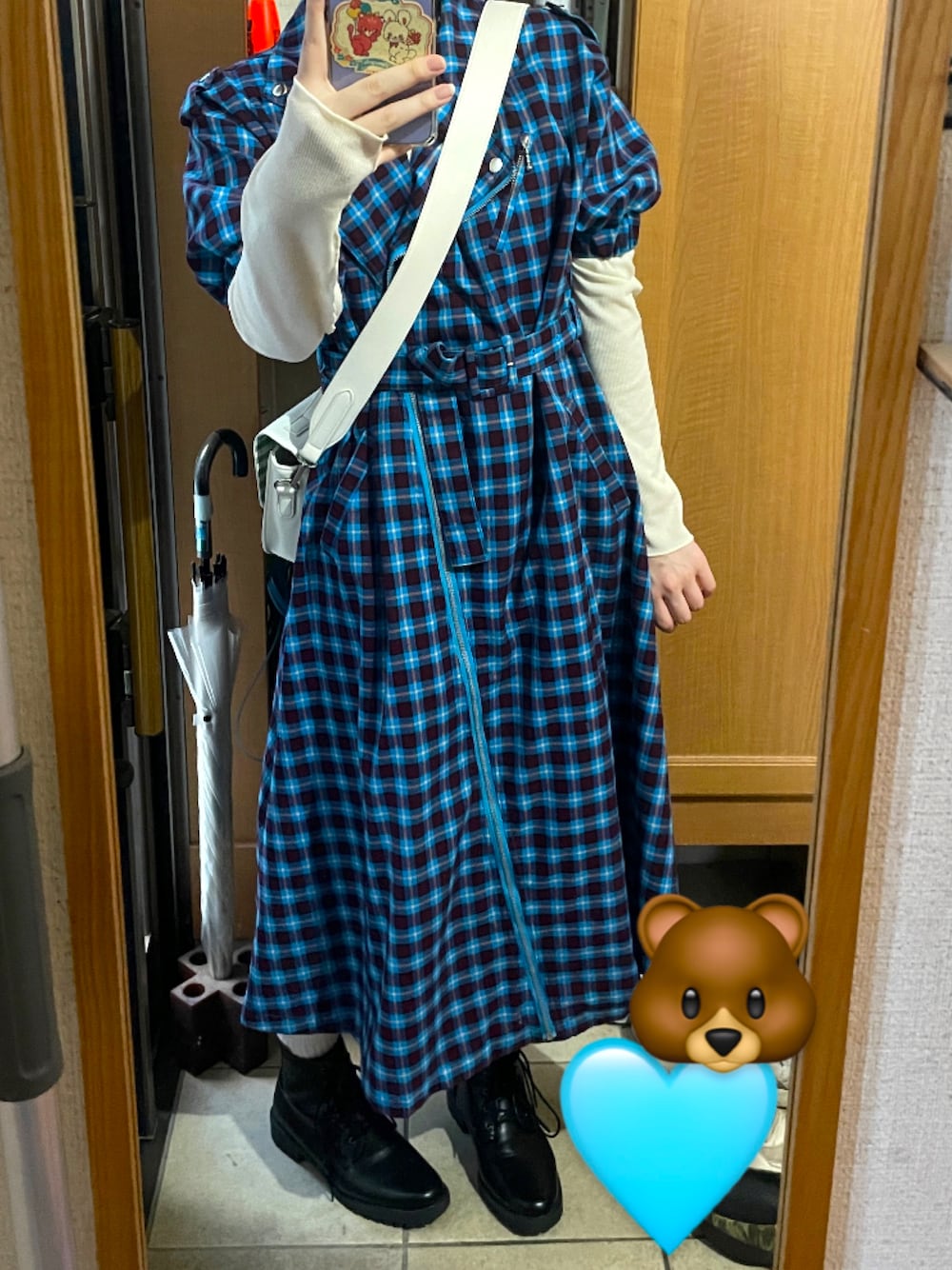 「今日のコーデ、チェック、ブーツ、ワンピース」｜「jouetieのアイテム（ワンピース、ブルー系）」を使った、ゆずさん（レディース・161cm）の秋コーディネートの1枚目の写真