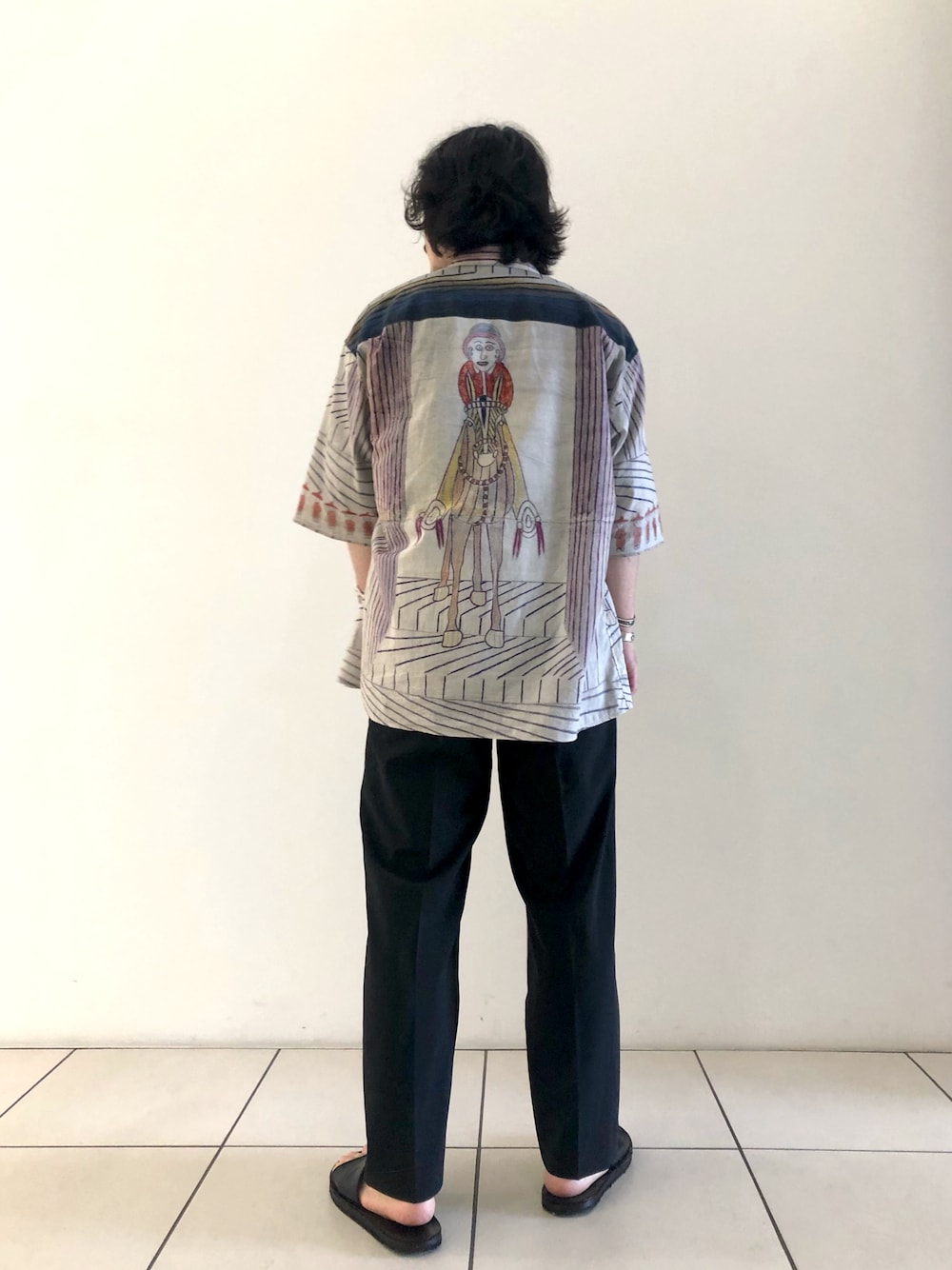 「LEMAIRE、柄シャツ、大人カジュアル、低身長コーデ、夏コーデ、サンダル、バックプリント」｜「LEMAIREのアイテム（シャツ/ブラウス、その他）」を使った、yamamoto0804さん（メンズ・163cm）の夏コーディネートの1枚目の写真
